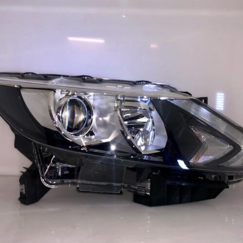 Priekšējais lukturis (pa labi) OEM 260104EH0A