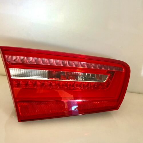 Aizmugurējais lukturis (pa kreisi) OEM 4G5945093A