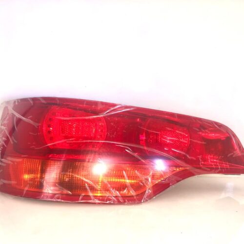 Aizmugurējais lukturis (pa kreisi) OEM 4L0945093