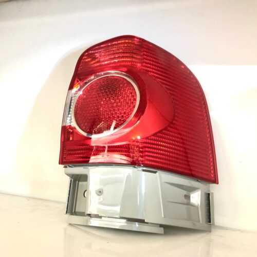 Aizmugurējais lukturis (pa labi) OEM 7M3945096K