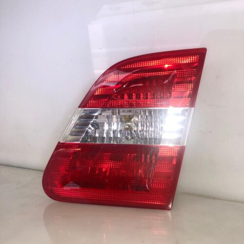 Aizmugurējais lukturis (pa labi) OEM A1698201264