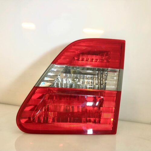 Aizmugurējais lukturis (pa labi) OEM A1698201664