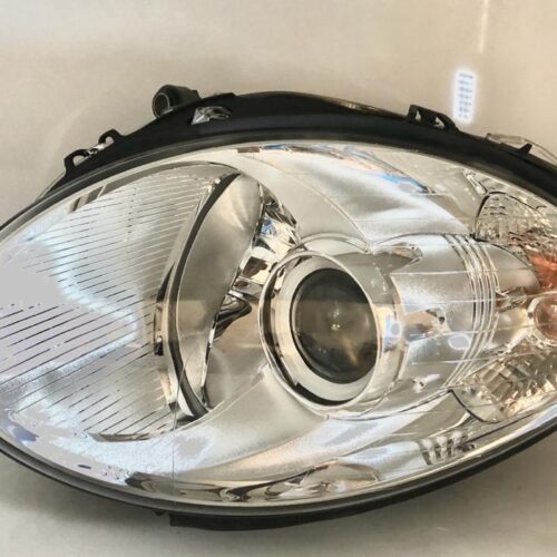 Pamatlukturis (pa labi) OEM A2518200261