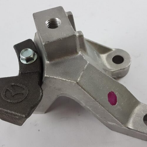 Bracket, Engine Mounting, CC313908YC