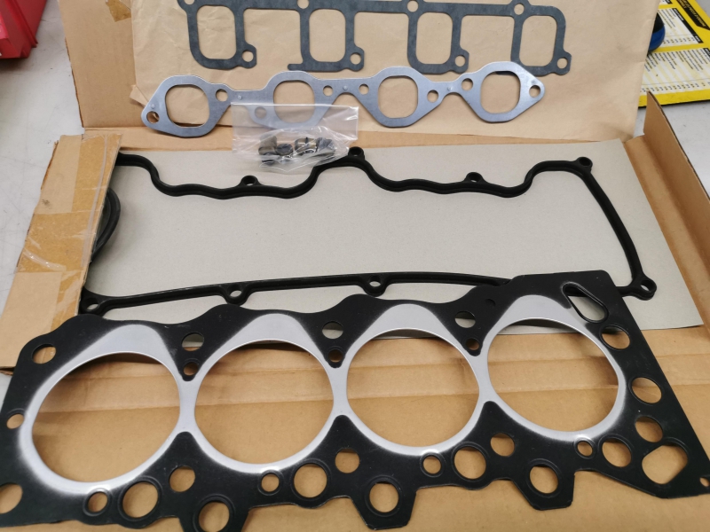 Gasket Set, Cylinder Head, 97028427