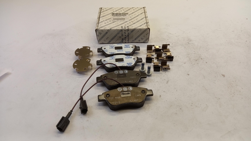 Brake Pad Set, 77365857