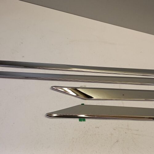 Trim/Protective Strip Set, Door, KE7606U0CR