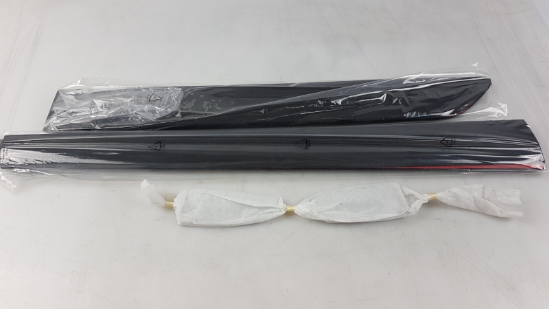 Trim/Protective Strip Set, Door, 13326045