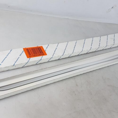 Trim/Protective Strip, Lid, 3G9071360