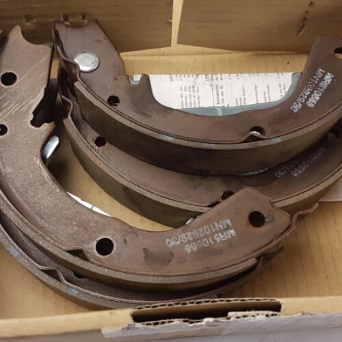 Brake Shoe Set, Parking Brake, MN186248