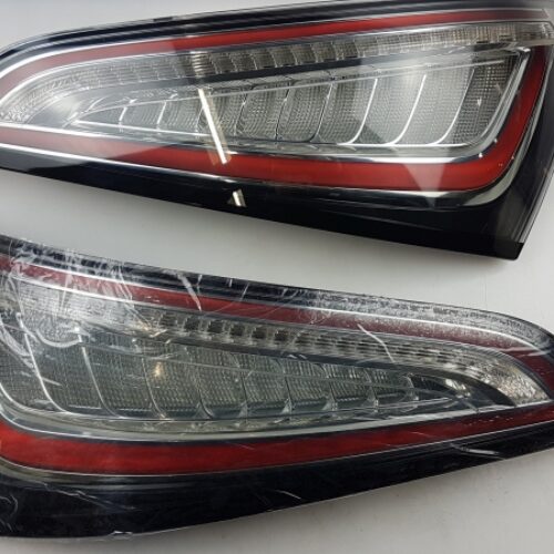Combination Rearlight Set, 8R0052100B