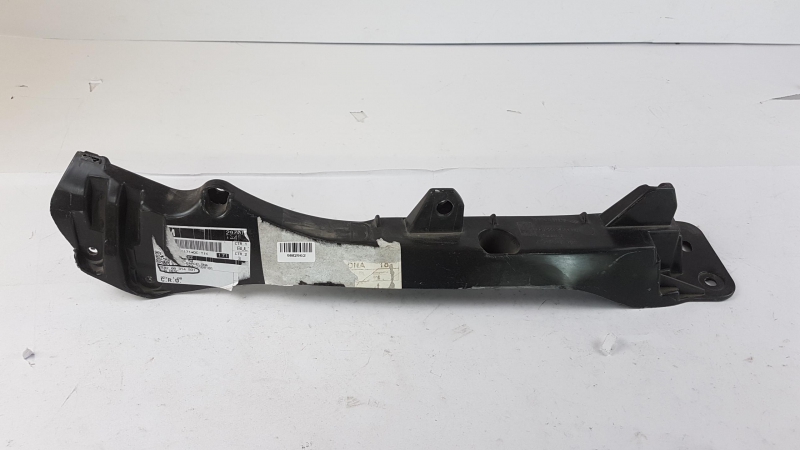 Bracket, Wing, 8200314931