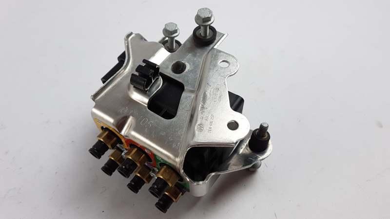 Air Suspension Valve, 7L0698014