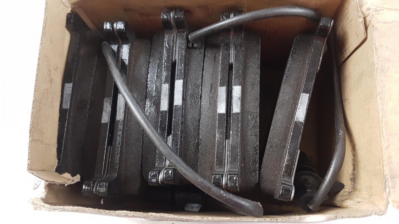 Brake Pad Set, 4B3698151A