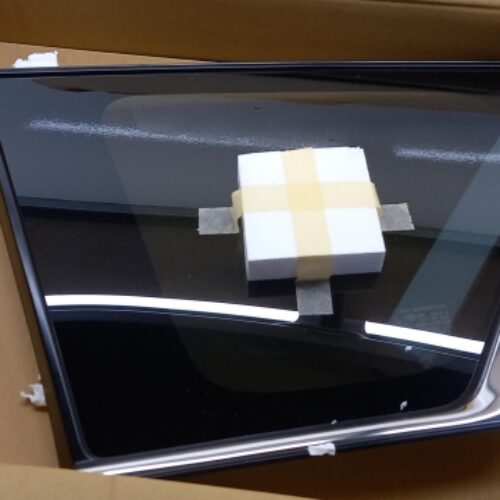 Side Window, 6121A137