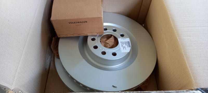 Brake Set (2 Discs, 4 Pads), 8P0698302D