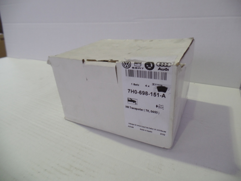 Brake Pad Set, 7H0698151A