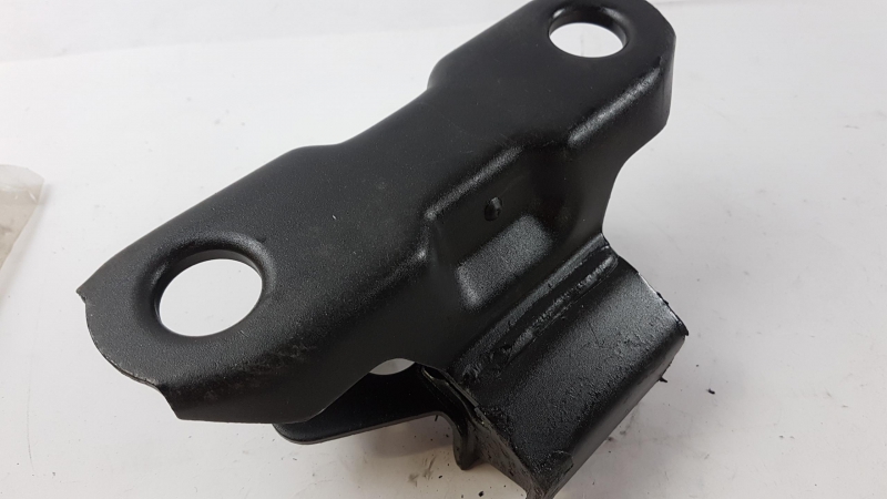 Engine Mounting, MR267394