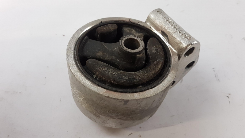 Transmission Mounting, MR510419
