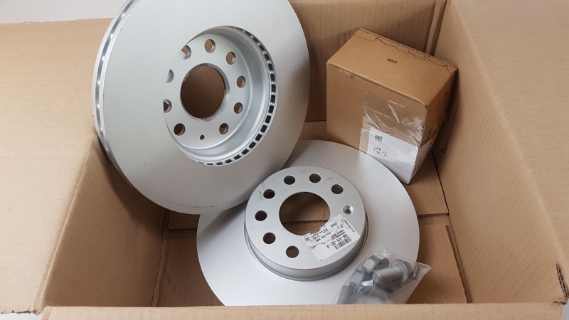 Brake Set (2 Discs, 4 Pads), 8V0698302A