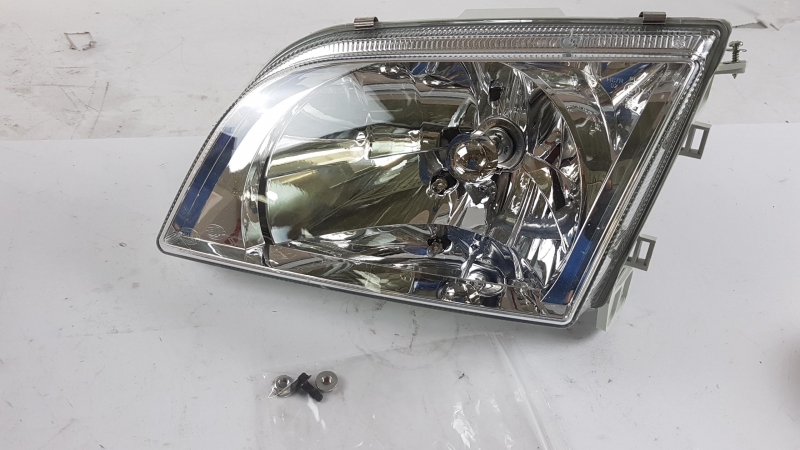 Headlight, MR465003