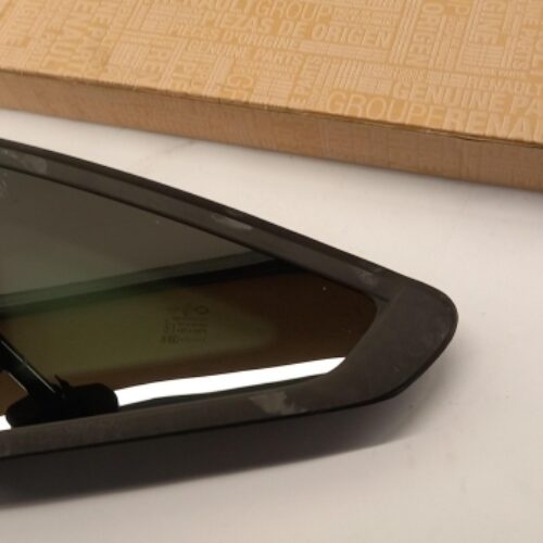 Side Window, 833076372R