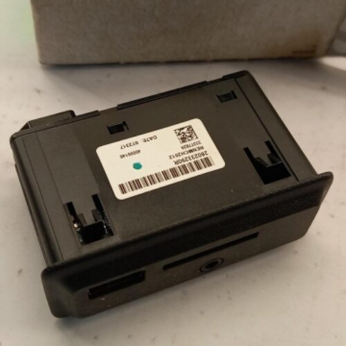 USB/AUX Socket, 280233290R