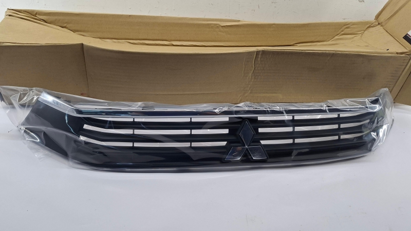 Radiator Grille, 6402A430