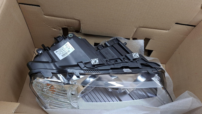 Headlight, 4E0941030AR