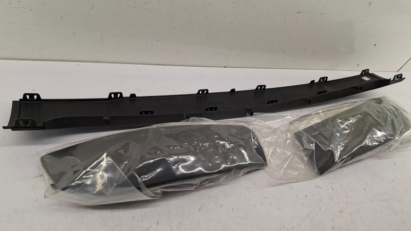 Trim/Protective Strip Set, Bumper, 7701208094